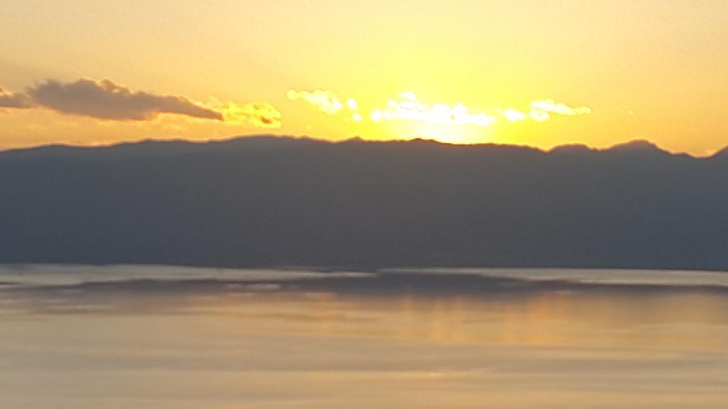 Sunset Velestovo דירה